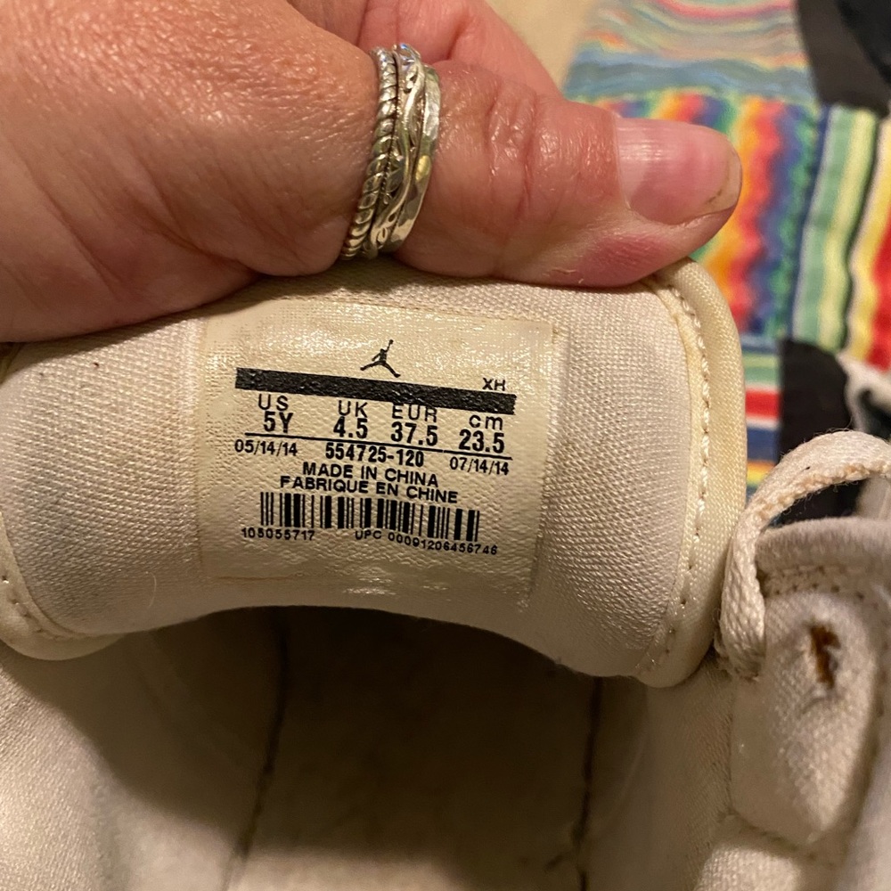 White size 5 y air jordans